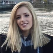 Maestra de educación primaria con título en la Universidad de Almería, disponible para refuerzos extraescolares de todas las materias